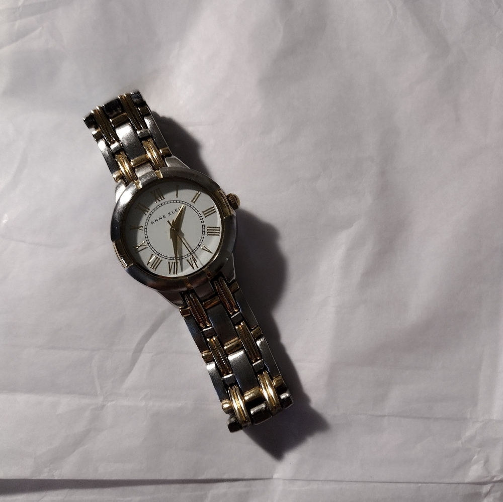 Great condition Anne Klein 2 tone watch.